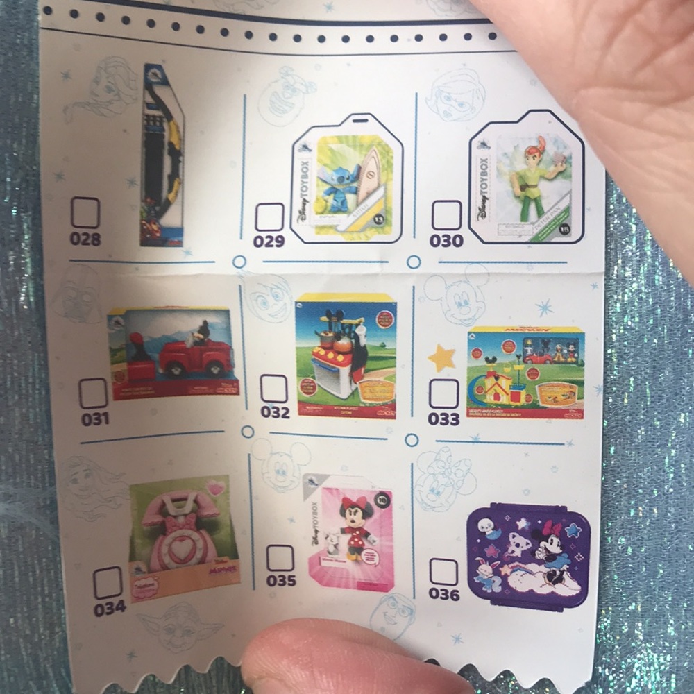 ๐ฅ 6/$15 Mini Brands Disney Minnie Mouse Figure - Picture 4 of 5